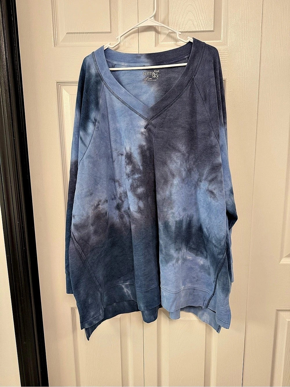 Woman’s Terra & Sky V-Neck Sweatshirt